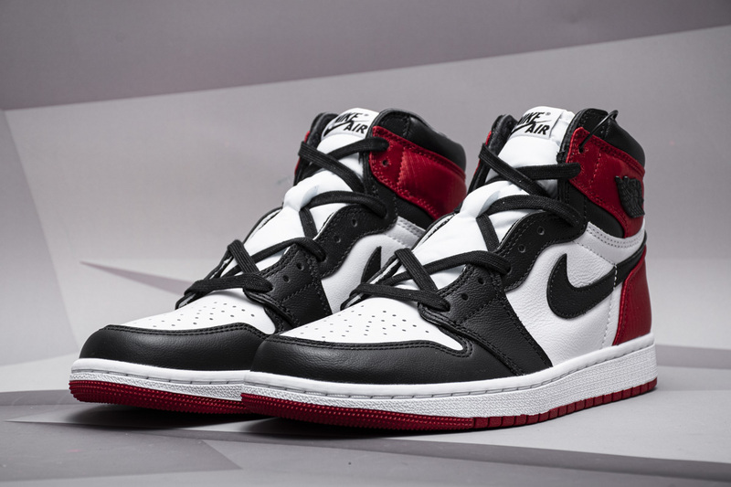 Air Jordan 1 Retro High Satin Black Toe CD0461-016 - Sleek & stylish sneakers with satin finish for a luxe look