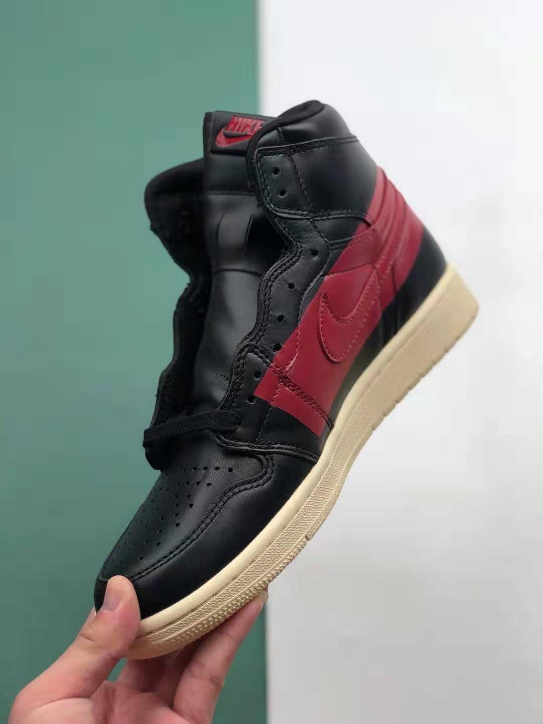 Air Jordan 1 Retro High OG 'Couture' BQ6682-006 - Premium Sneaker with Sleek Design